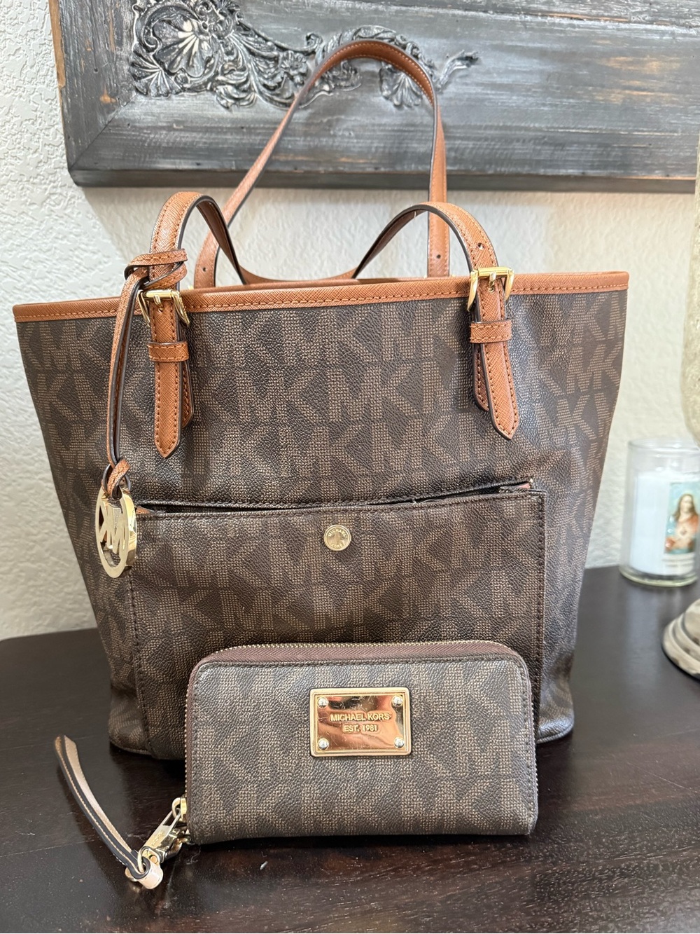 Michael Kors Jet Set Medium Snap Pocket Tote and matching wallet